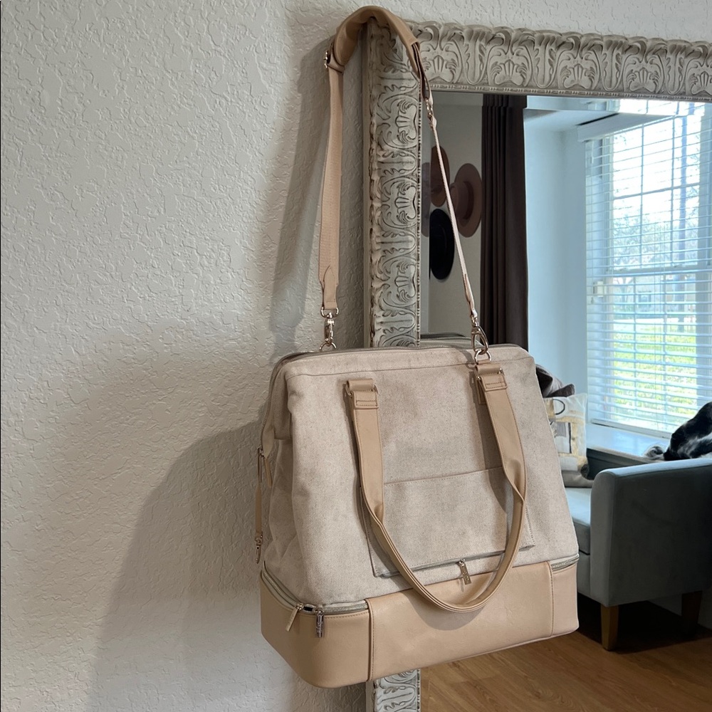 BEIS Mini Weekender Cream and Tan Canvas Bag - Picture 15 of 15
